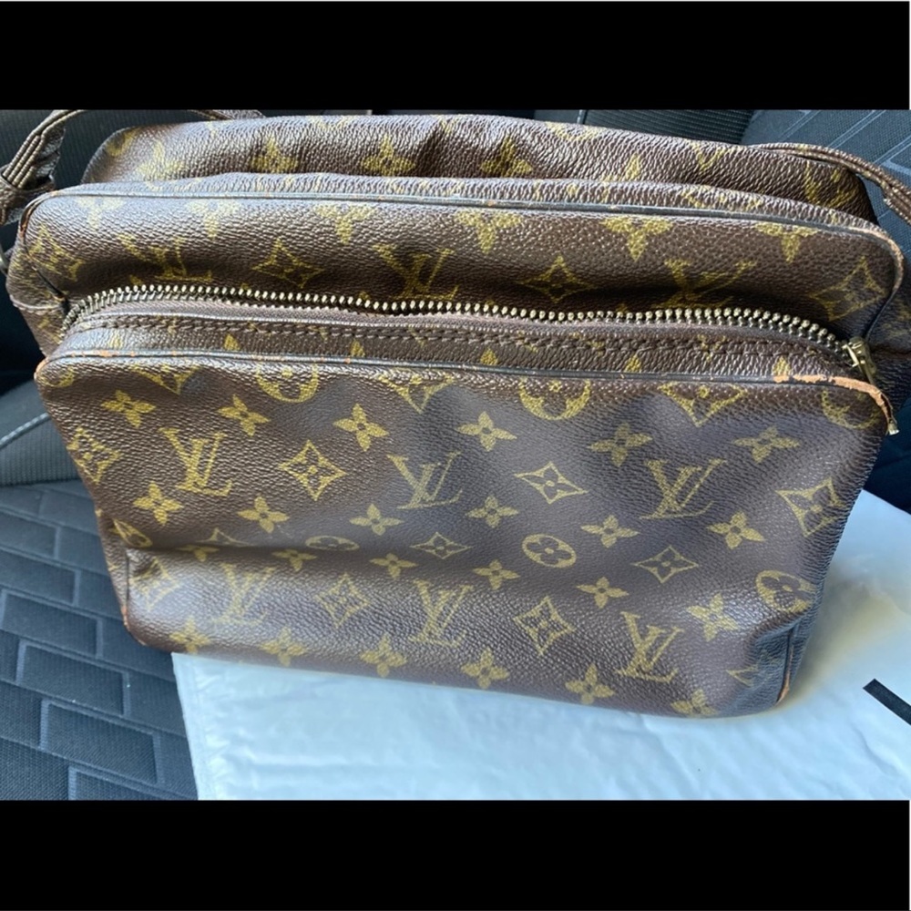 Nile messenger bag